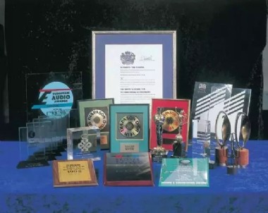 QUAD ʼ Peter  WalkerƷƹ